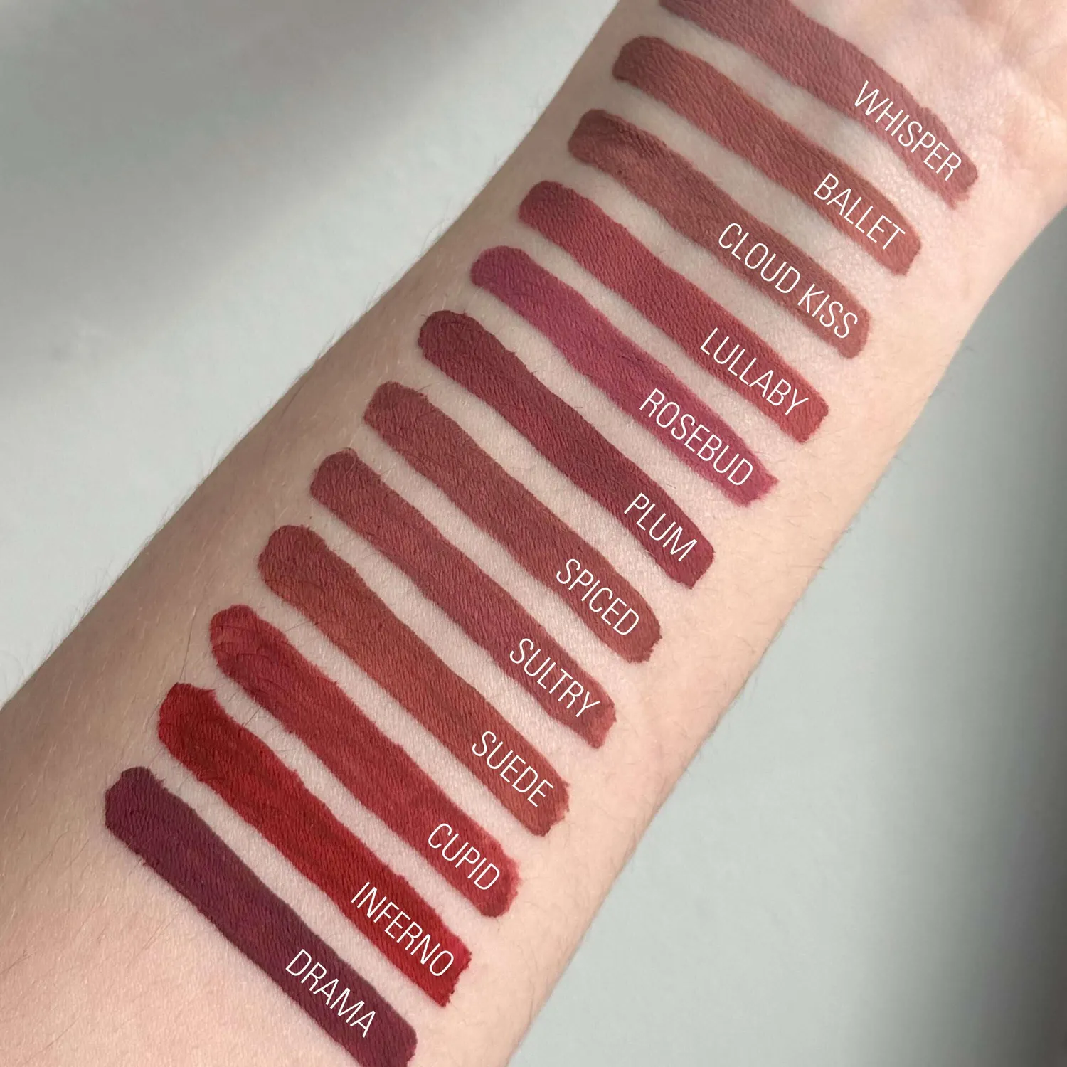 Revolution Lasting Kiss rouge liquide mat longue tenue