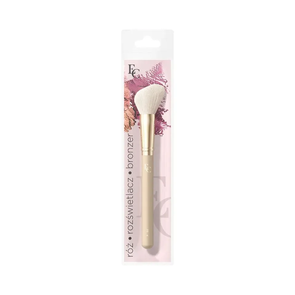 Eveline Cosmetics pinceau modelant contour visage highlighter