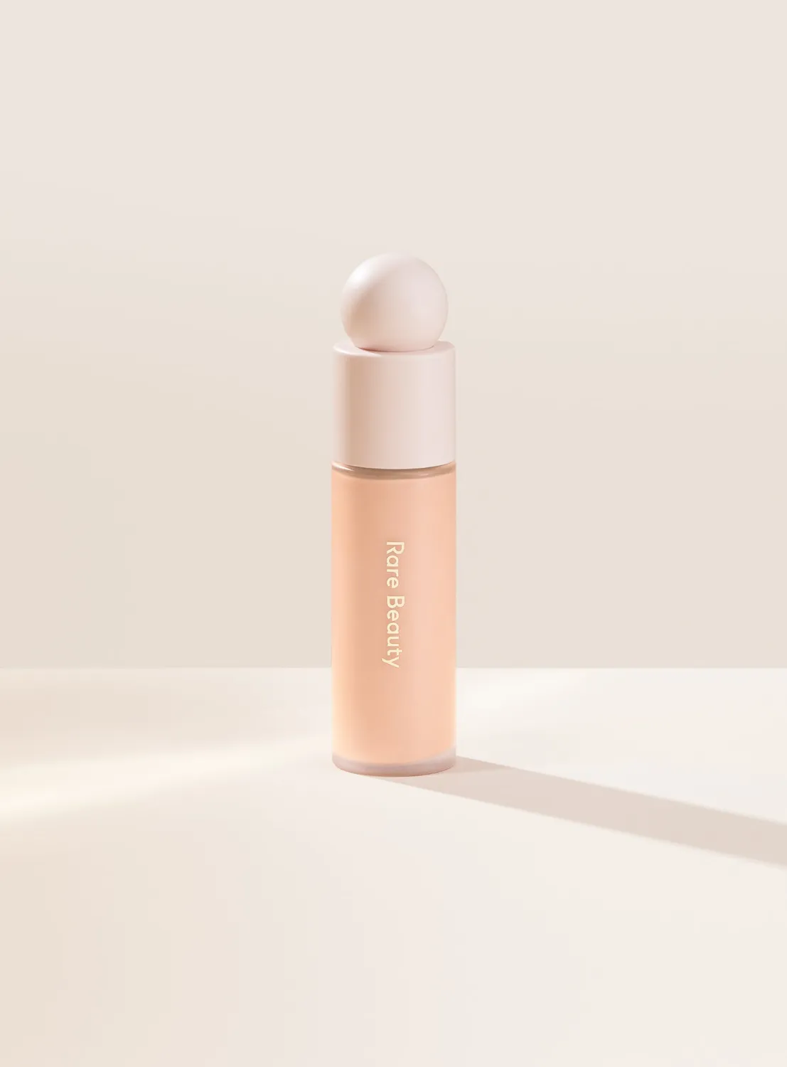 Rare Beauty Liquid Touch fond de teint fluide couvrance moyenne