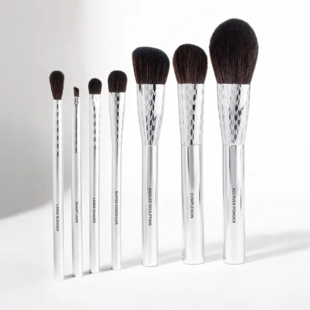Mesauda Essential Brush Kit pinceaux teint yeux 7 pièces