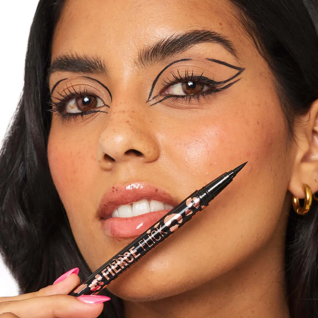 Revolution Fierce Flick Felt eyeliner feutre noir waterproof